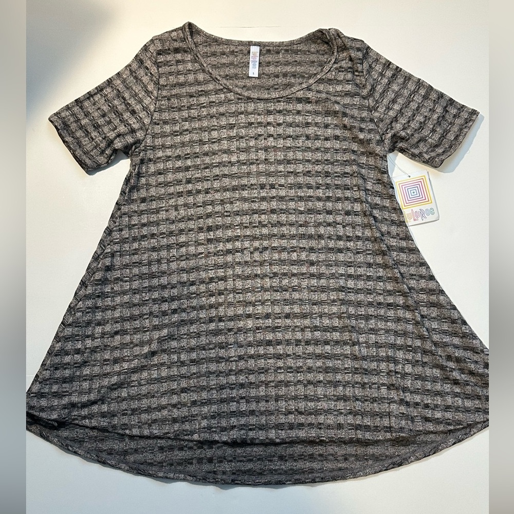 Brand New With Tags Women’s LuLaRoe Shirt